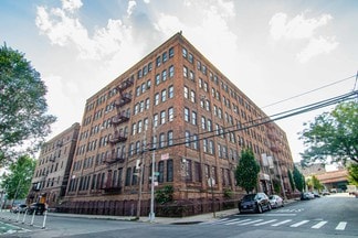 Plus de détails pour 728 E 136th St, Bronx, NY - Local d'activités, Industriel/Logistique à louer