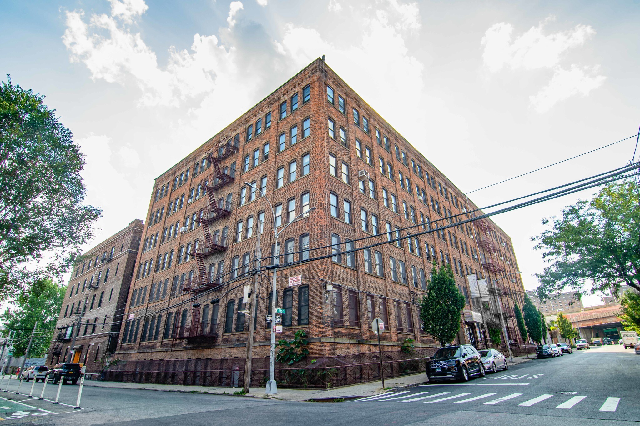 728 E 136th St, Bronx, NY à louer Aérien– Image 1 sur 12