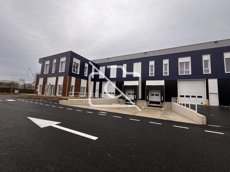 Industriel/Logistique dans Moissy-Cramayel à louer - Photo de l’immeuble – Image 2 sur 3