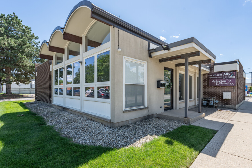 605-615 W Euclid Ave, Arlington Heights, IL à louer - Photo de l’immeuble – Image 1 sur 28