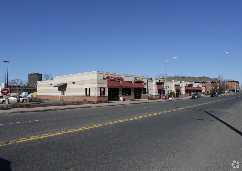 25-73 Albany Ave, Hartford, CT à louer - Photo principale – Image 1 sur 9