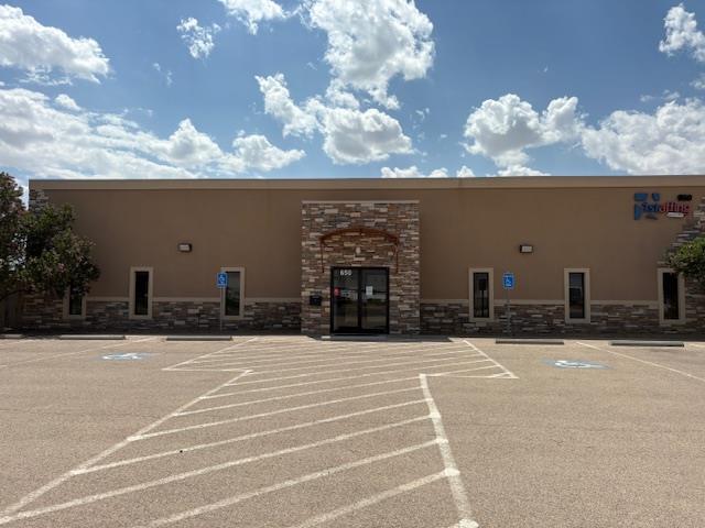 650 S John Ben Shepperd Pky, Odessa, TX à vendre - Photo principale – Image 1 sur 40