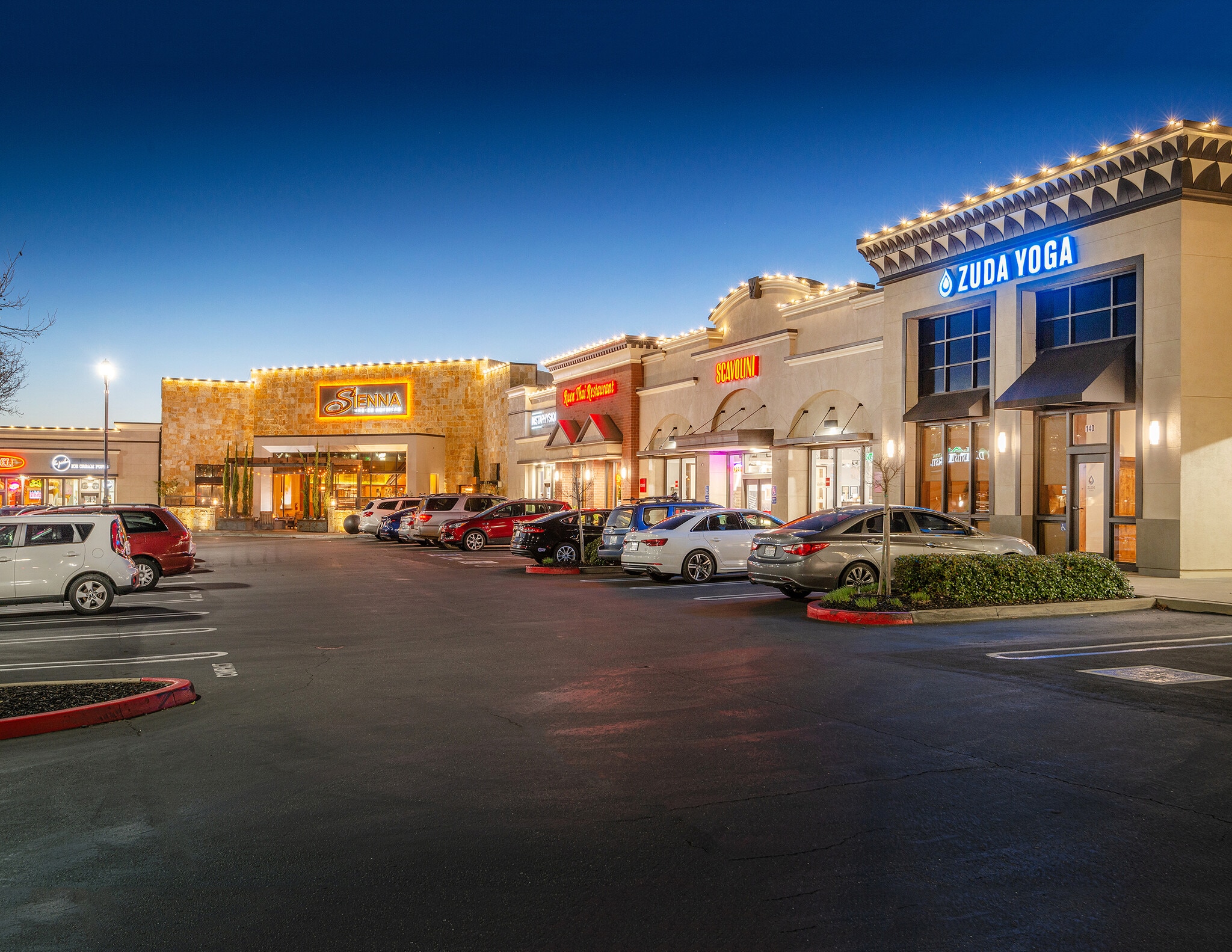 1470 Eureka Rd, Roseville, CA à louer Photo principale– Image 1 sur 7