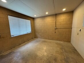 8124-8142 Orion Ave, Van Nuys, CA à louer Photo de l’immeuble– Image 2 sur 3