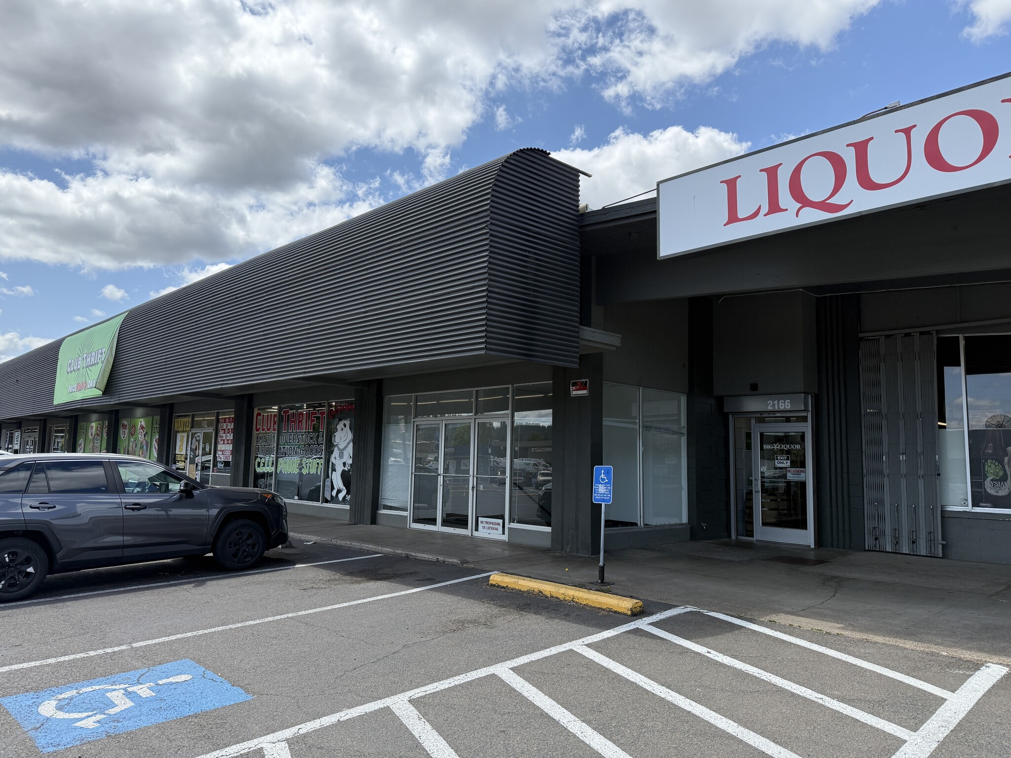 2170-2188 W 6th Ave, Eugene, OR à louer Photo de l’immeuble– Image 1 sur 1