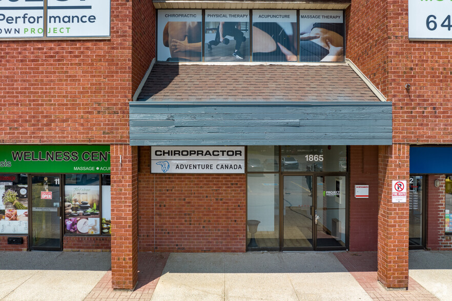 1865 Lakeshore Rd W, Mississauga, ON à louer - Photo de l’immeuble – Image 3 sur 4