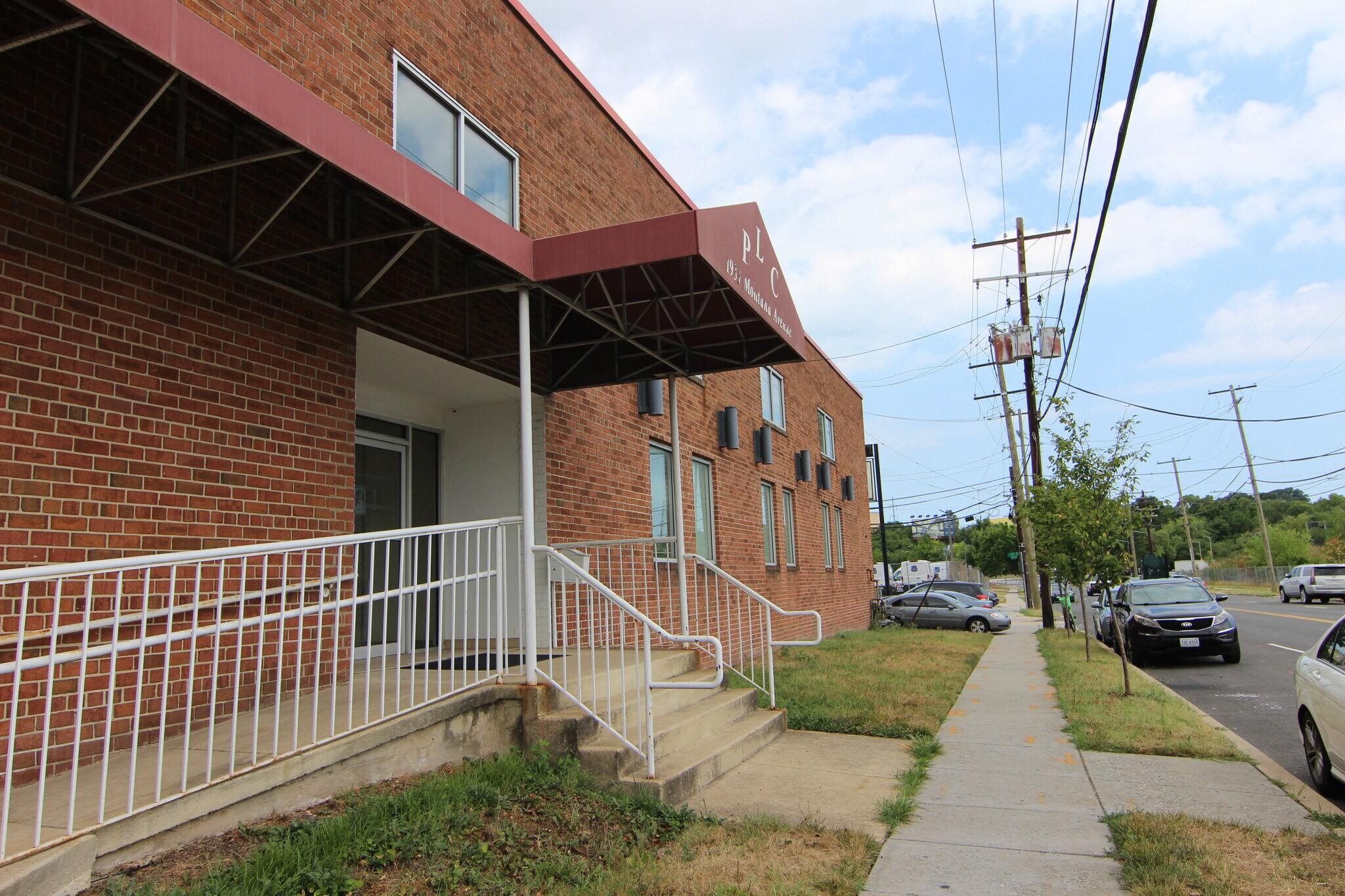1933 Montana Ave NE, Washington, DC à vendre Photo de l’immeuble– Image 1 sur 28