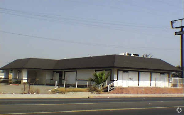 444 W Mill St, San Bernardino, CA à vendre - Photo de l’immeuble – Image 2 sur 14