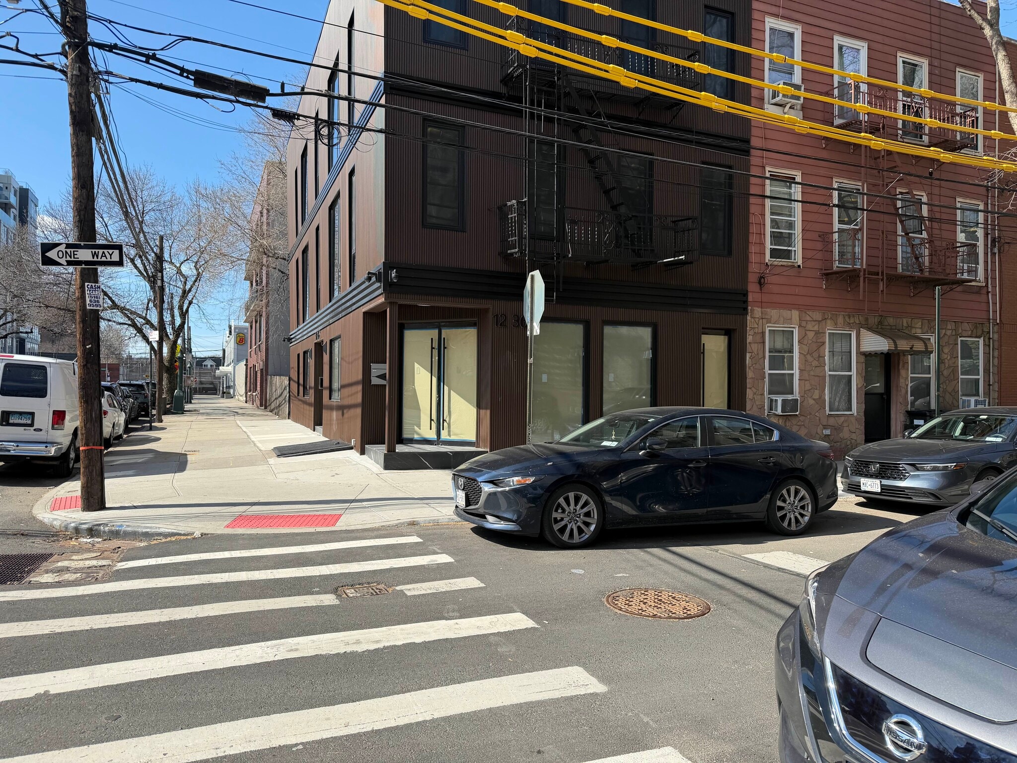 12-36 31st Dr, Long Island City, NY à louer Photo de l’immeuble– Image 1 sur 15