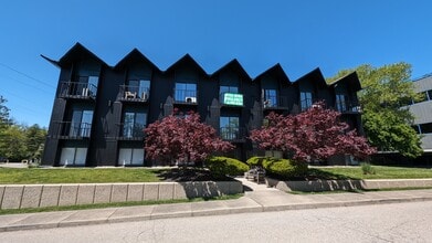 4242 Airport Rd, Cincinnati, OH à louer Photo de l’immeuble– Image 2 sur 21