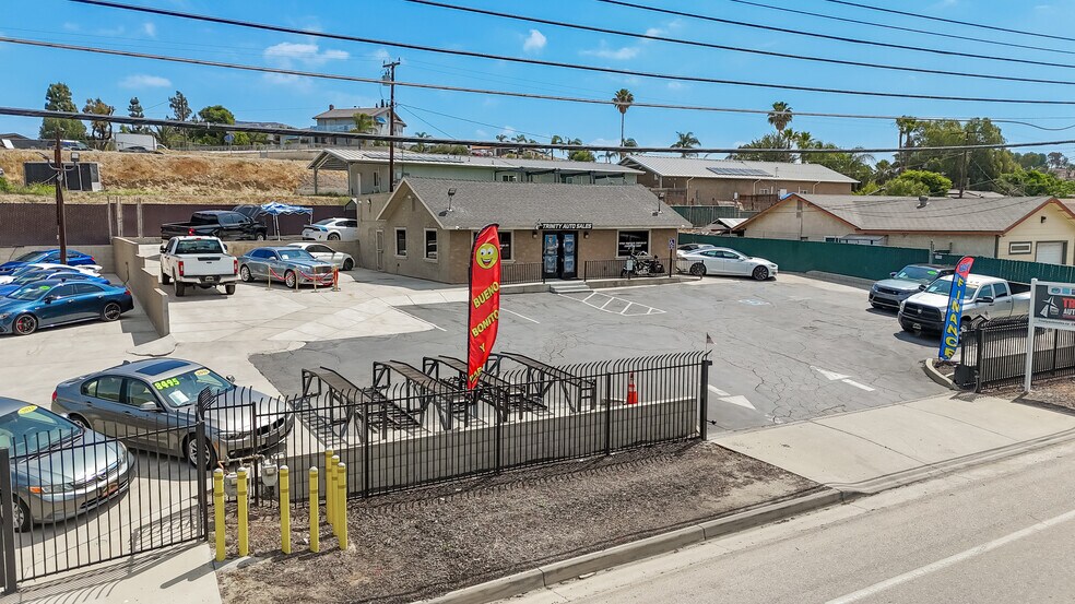 19700 Temescal Canyon Rd, Corona, CA à louer - Photo de l’immeuble – Image 3 sur 30