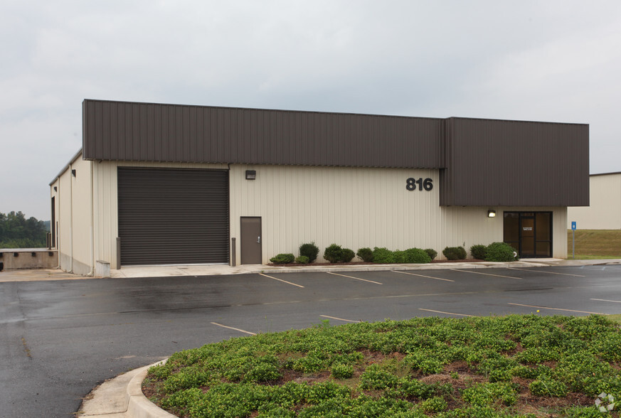816 Tucker Ct, Winder, GA à louer - Photo de l’immeuble – Image 2 sur 2