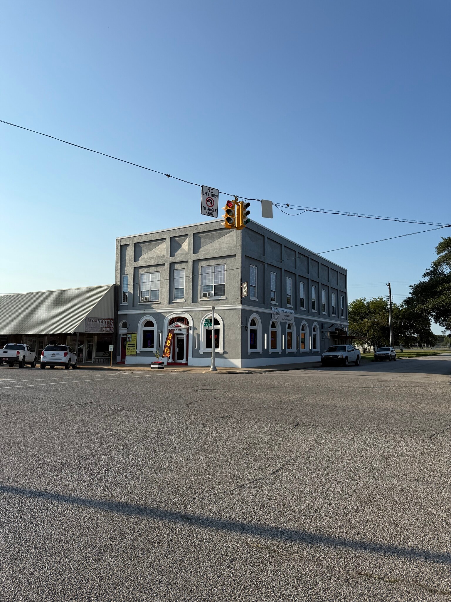 200 W Main St, Marietta, OK à vendre Photo principale– Image 1 sur 43