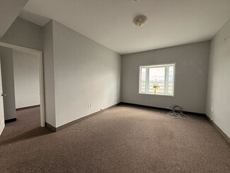 Plus de détails pour 512 Thunder Bridge Rd, Lindsay, ON - Santé à vendre