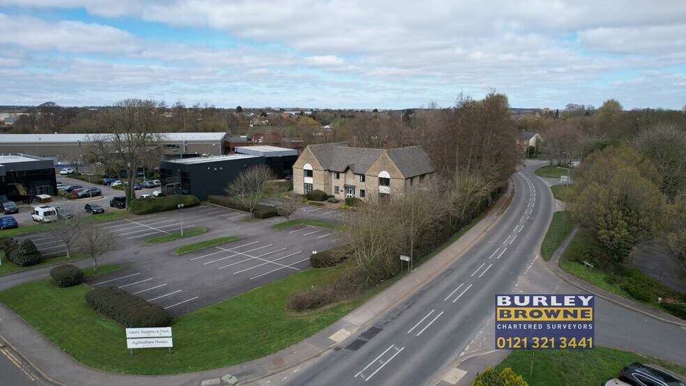 Stanton Harcourt Rd, Witney à louer - Photo de l’immeuble – Image 2 sur 13