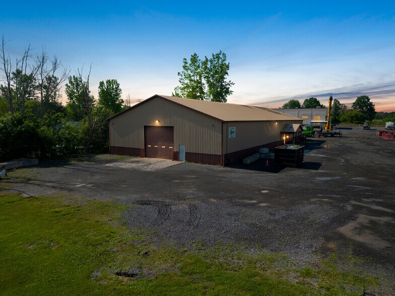 751 County Route 37, Central Square, NY à louer - Photo de l’immeuble – Image 1 sur 37
