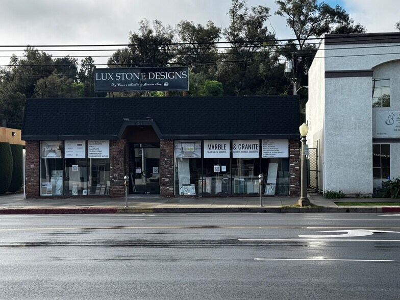 22540 Ventura Blvd, Woodland Hills, CA à vendre - Photo de l’immeuble – Image 3 sur 9