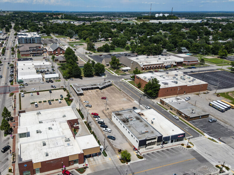 118 E Commercial St, Broken Arrow, OK à louer - Aérien – Image 3 sur 3