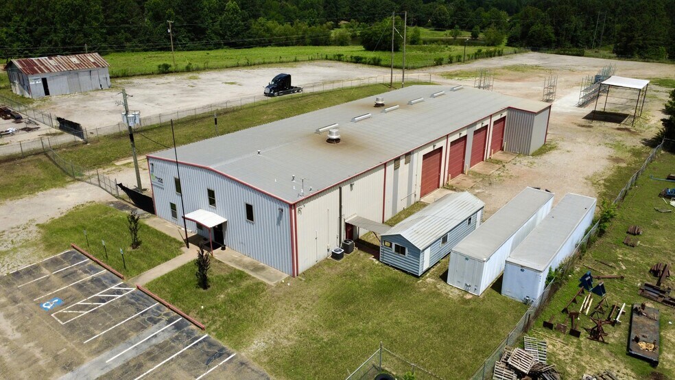 2103 E SH 31, Kilgore, TX à vendre - Photo de l’immeuble – Image 2 sur 22