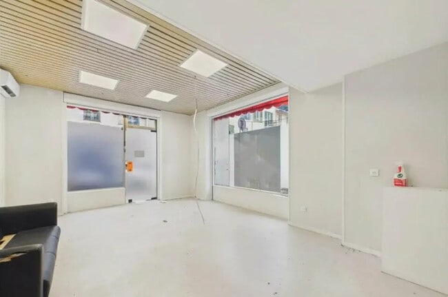 Plus de détails pour Local commercial à louer