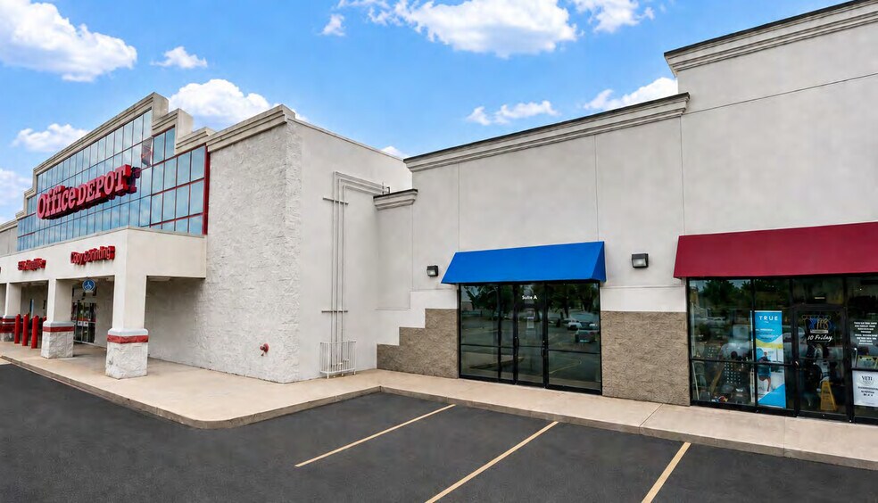 4608 W Walnut St, Rogers, AR à louer - Photo de l’immeuble – Image 2 sur 6