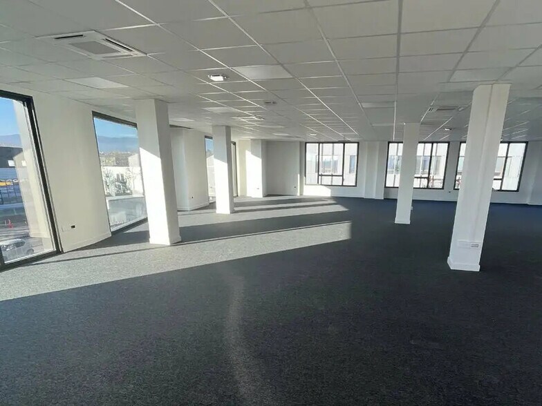 Bureau dans Clermont-Ferrand à louer - Photo de l’immeuble – Image 2 sur 8