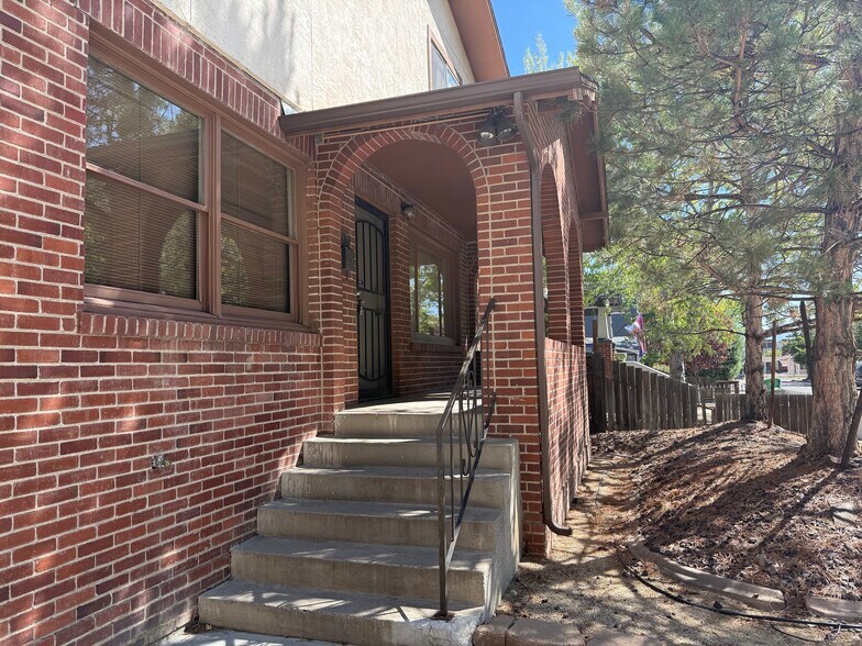235 W Pueblo St, Reno, NV à vendre - Photo de l’immeuble – Image 2 sur 44