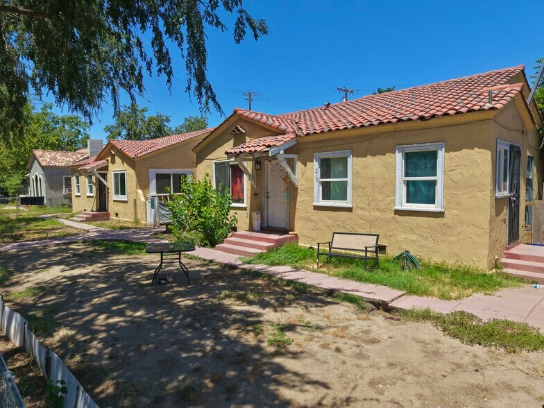 210 17th St, Bakersfield, CA à vendre - Photo de l’immeuble – Image 2 sur 5
