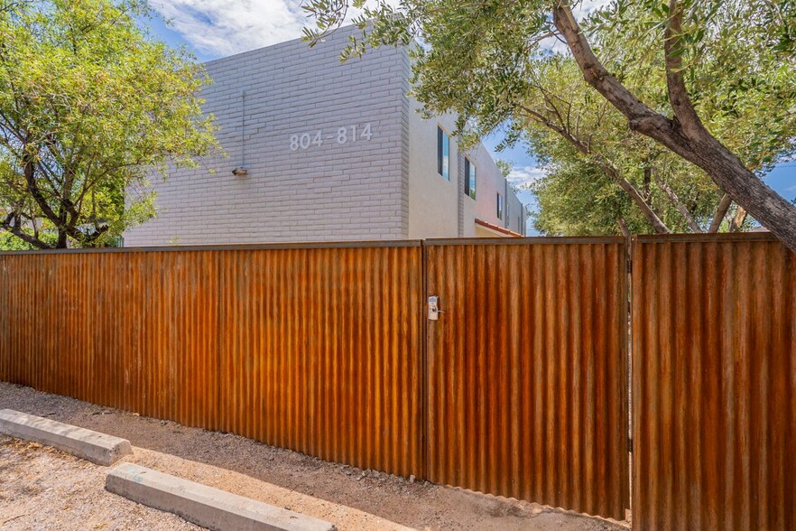 806 E 10th St, Tucson, AZ à vendre - Photo de l’immeuble – Image 2 sur 26