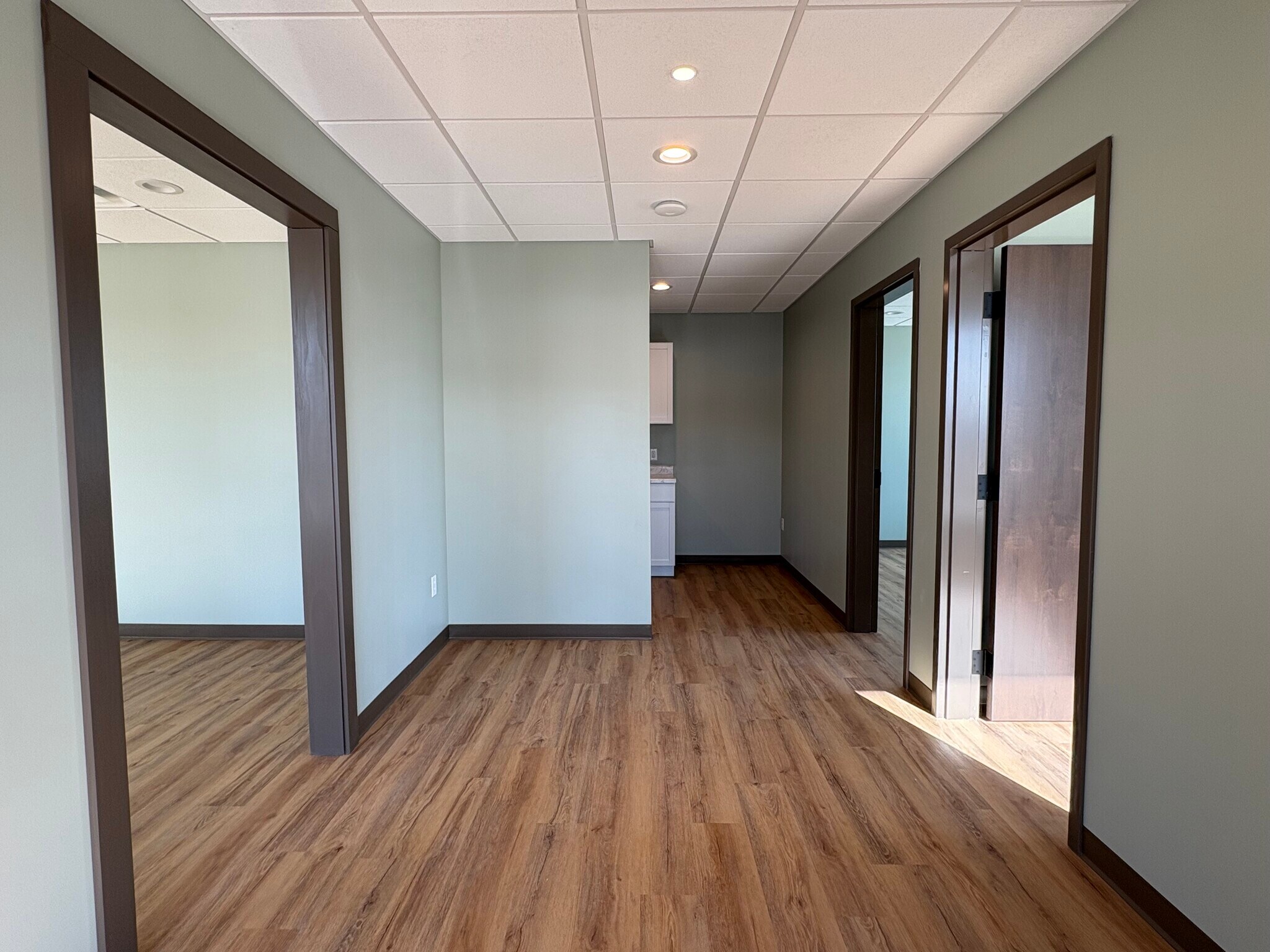 533 Commerce Way, Cloquet, MN à louer Photo intérieure– Image 1 sur 9
