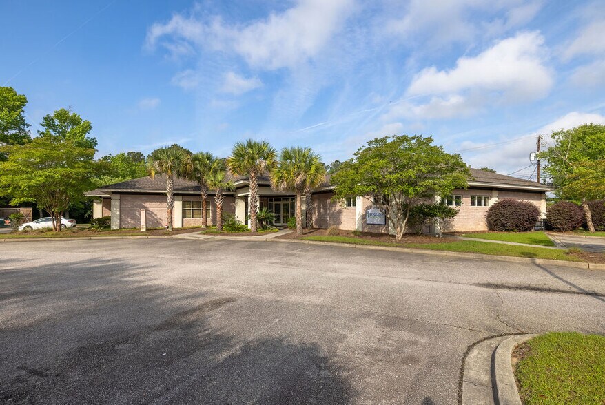 2679 Lake Park Dr, North Charleston, SC à vendre - Photo de l’immeuble – Image 1 sur 40