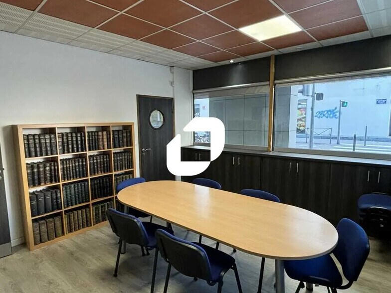 Bureau dans Lyon à vendre - Photo de l’immeuble – Image 2 sur 7