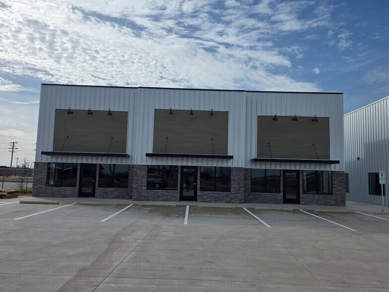 1205 Quinlan Pkwy, Quinlan, TX à louer - Photo de l’immeuble – Image 2 sur 11