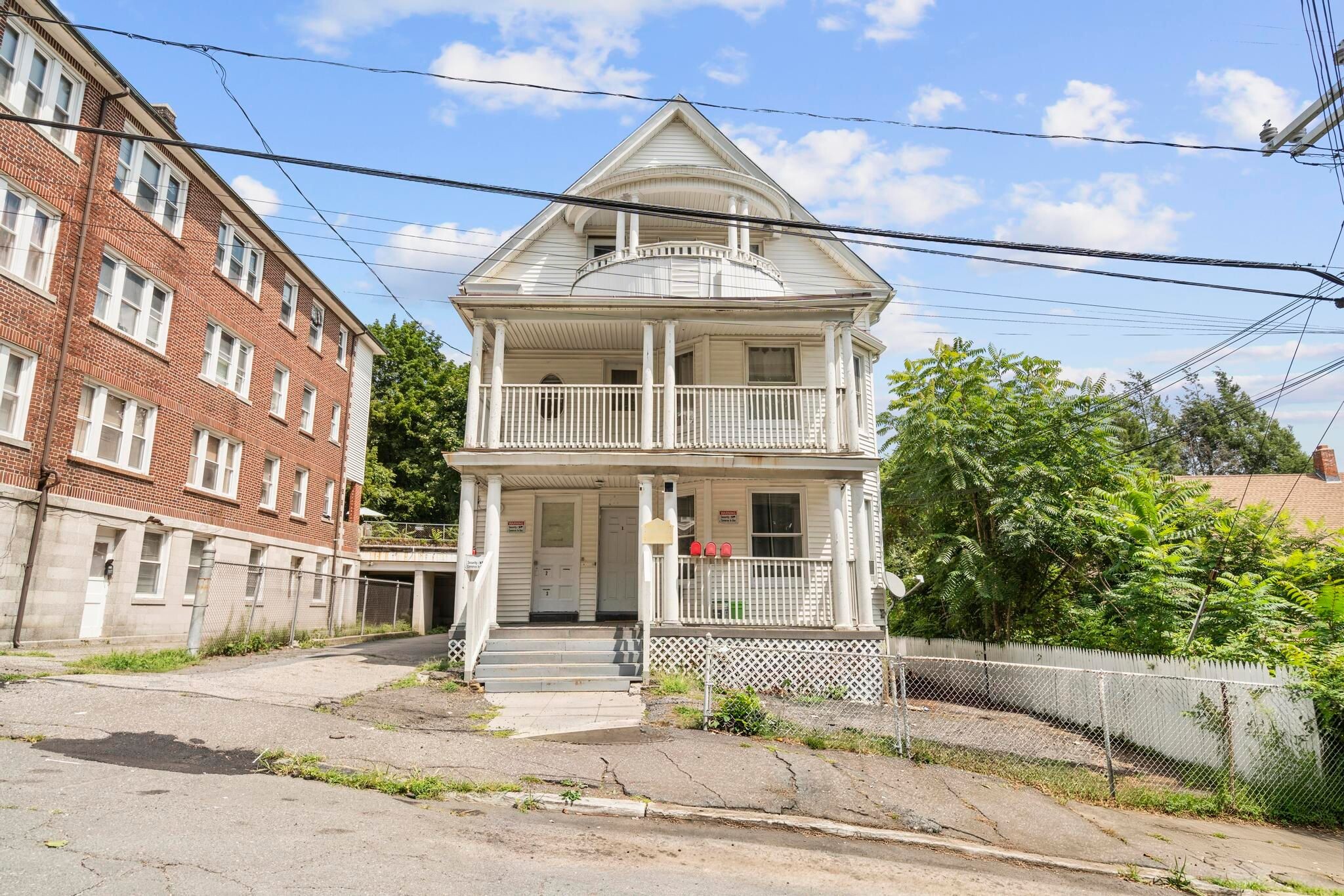 12 Aetna St, Waterbury, CT à vendre Photo principale– Image 1 sur 2