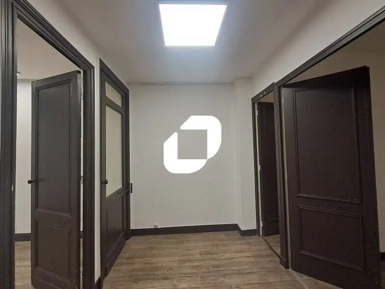 Bureau dans Bordeaux à louer - Photo intérieure – Image 3 sur 10