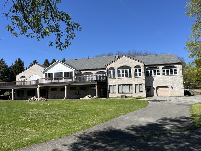 4166 Lower Saucon Rd, Hellertown, PA à vendre - Photo de l’immeuble – Image 2 sur 26
