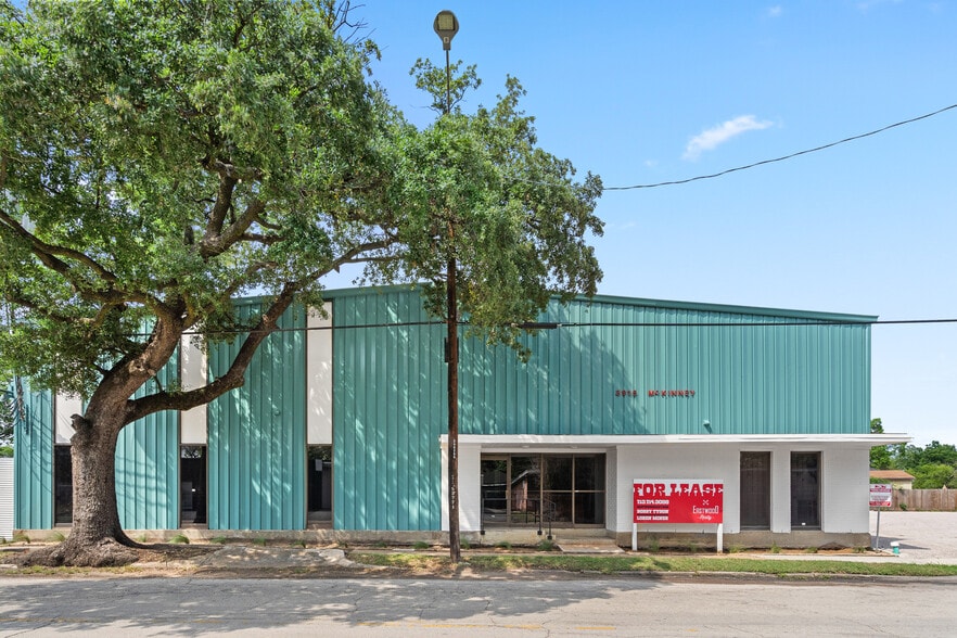 3915 McKinney St, Houston, TX à louer - Photo de l’immeuble – Image 2 sur 19