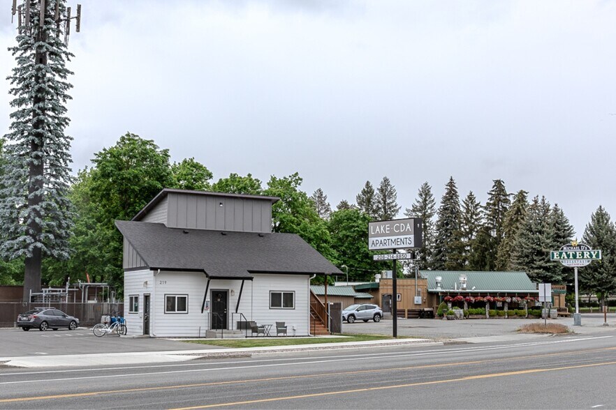 219 E Coeur D Alene Lake Dr, Coeur d'Alene, ID à vendre - Photo de l’immeuble – Image 2 sur 41