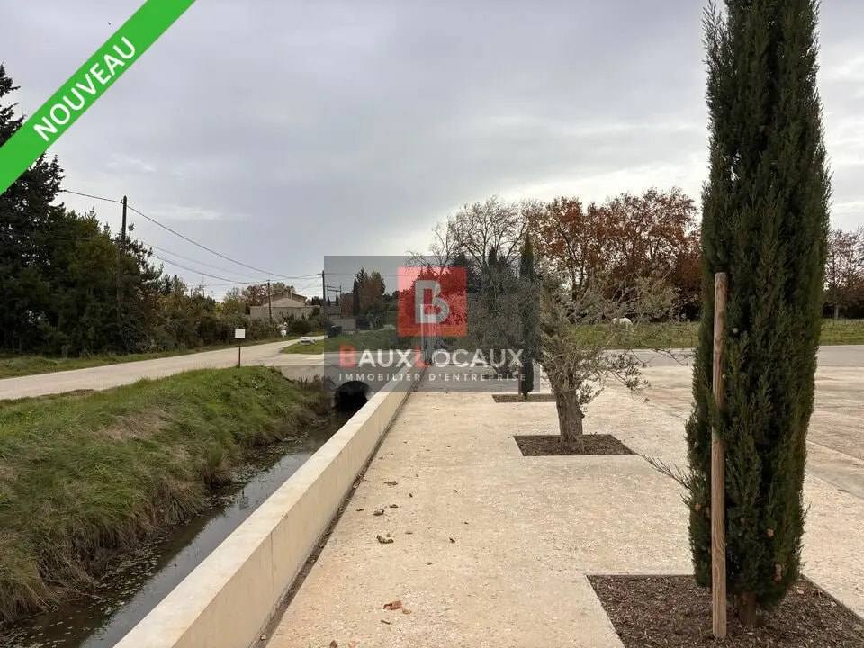 Local d’activités dans Barbentane à louer Photo de l’immeuble– Image 1 sur 9