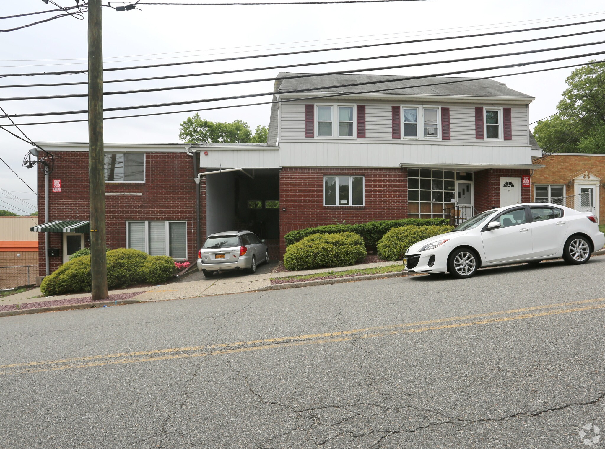 9-13 Ackerman Ave, Emerson, NJ à louer Photo de l’immeuble– Image 1 sur 13