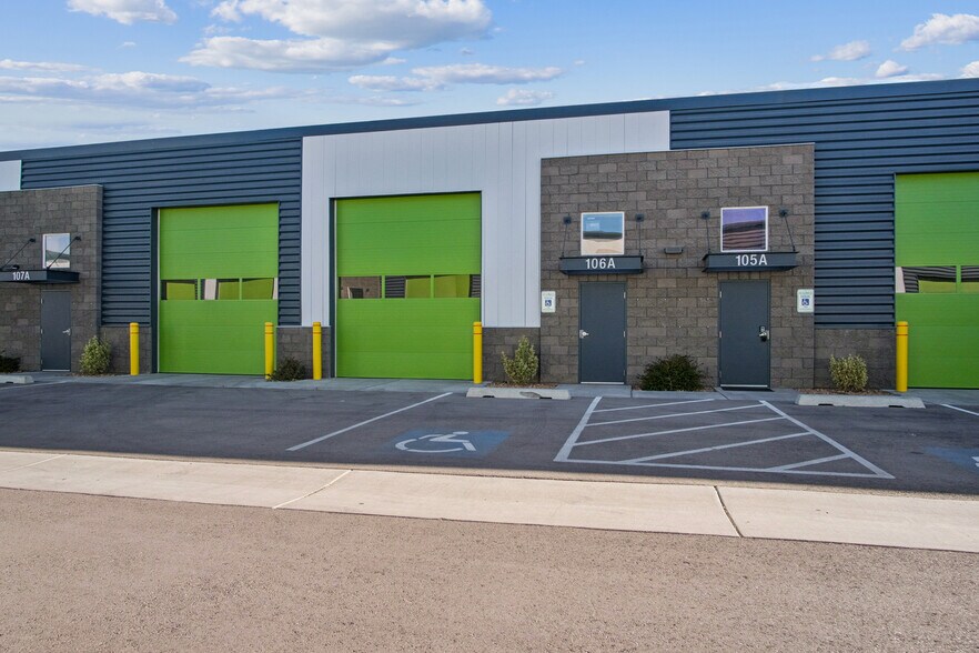 9456 S Bagley Park Rd, West Jordan, UT à louer - Photo de l’immeuble – Image 1 sur 9