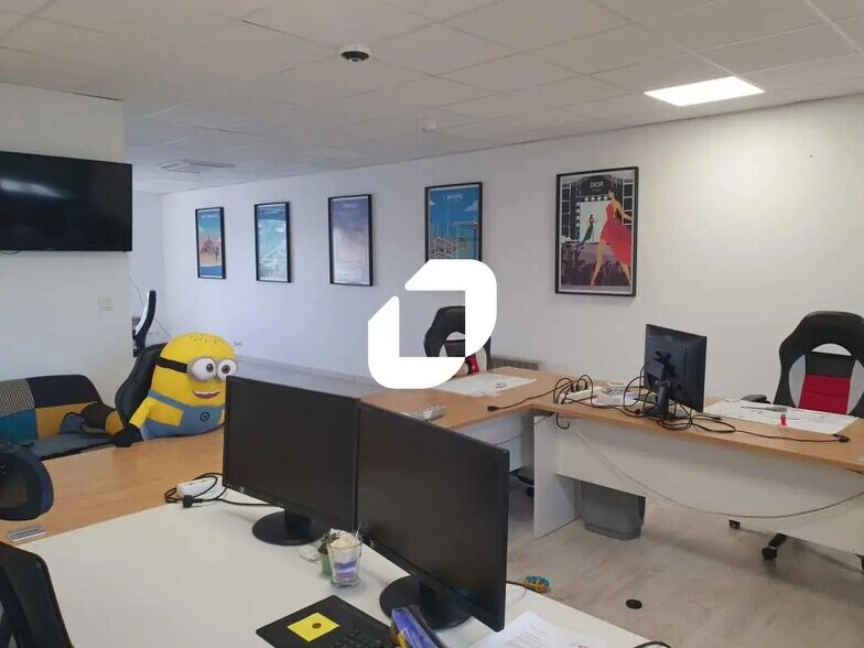 Bureau dans Orgeval à louer - Photo de l’immeuble – Image 3 sur 7