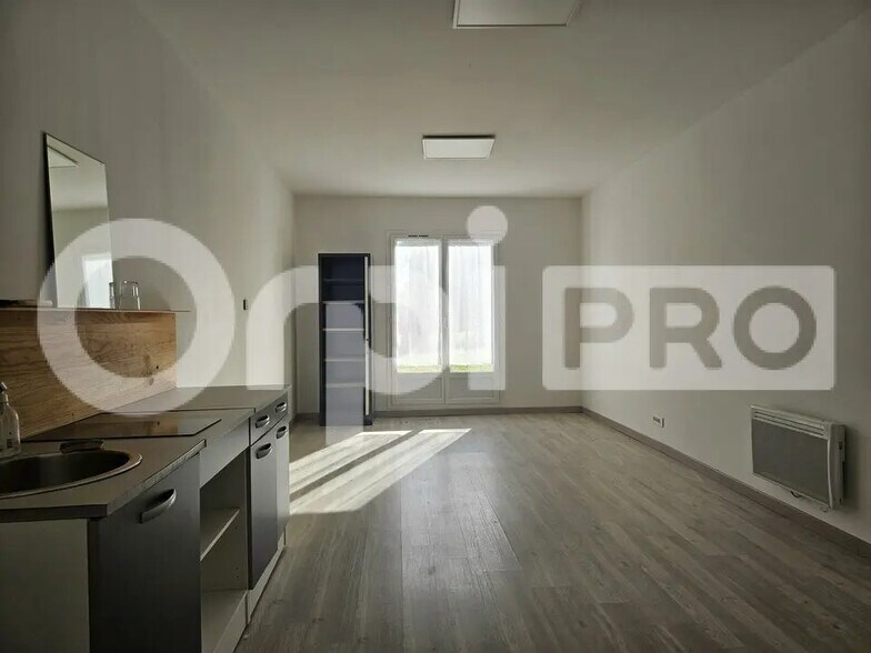 Local d’activités dans Pessac à louer - Photo de l’immeuble – Image 1 sur 5