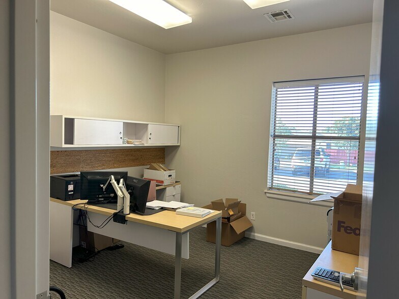 7015 N Robinson Ave, Oklahoma City, OK à louer - Photo intérieure – Image 3 sur 14