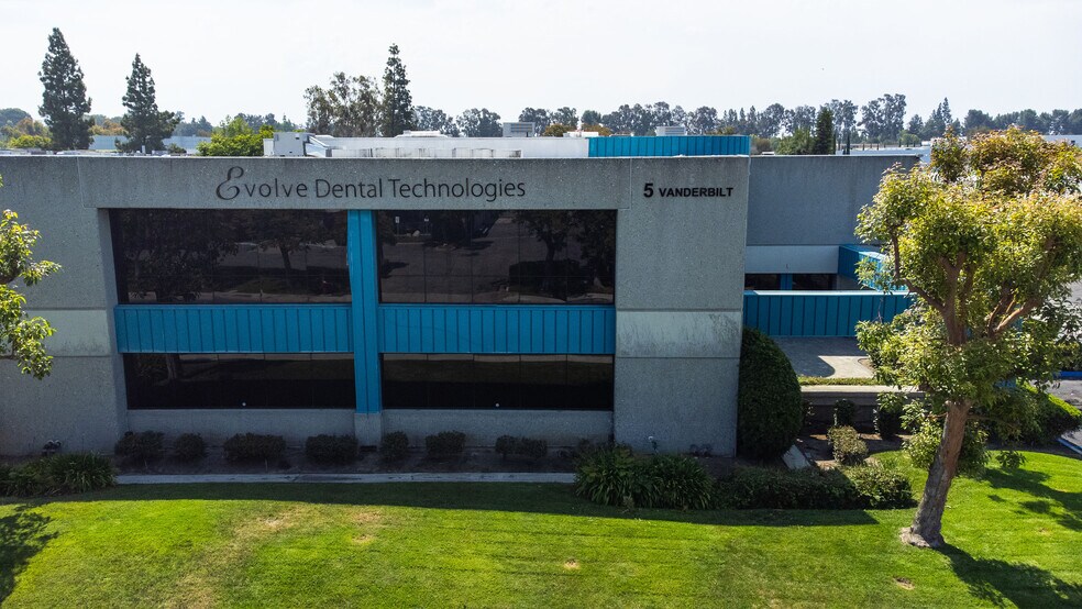5 Vanderbilt, Irvine, CA à vendre - Photo de l’immeuble – Image 3 sur 8