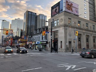 Plus de détails pour 376 Yonge St, Toronto, ON - Local commercial à louer