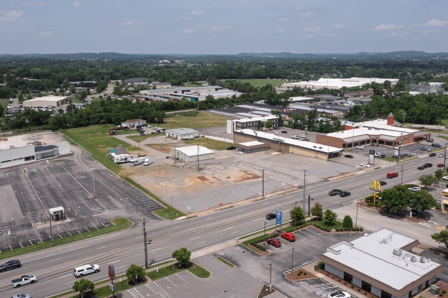 408 W Main St, Hendersonville, TN à louer - Photo de l’immeuble – Image 2 sur 3