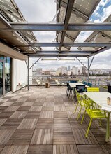 46-48 Rue René Clair, Paris à louer Photo de l’immeuble– Image 2 sur 3