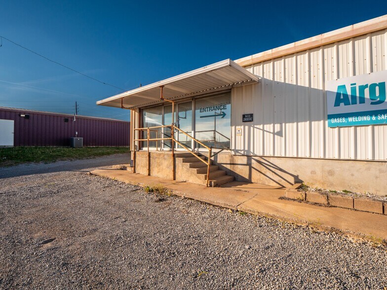 1 W Choctaw Ave, Mcalester, OK à vendre - Photo de l’immeuble – Image 2 sur 42