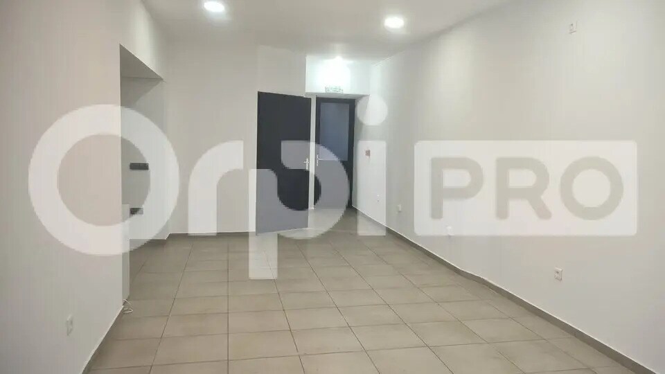 Local commercial dans Huriel à louer - Photo de l’immeuble – Image 2 sur 5